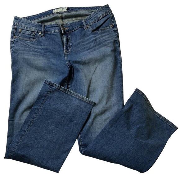 Torrid Jeans Women's Plus Size 18R Straight Stretch Blue Denim - Picture 5 of 10